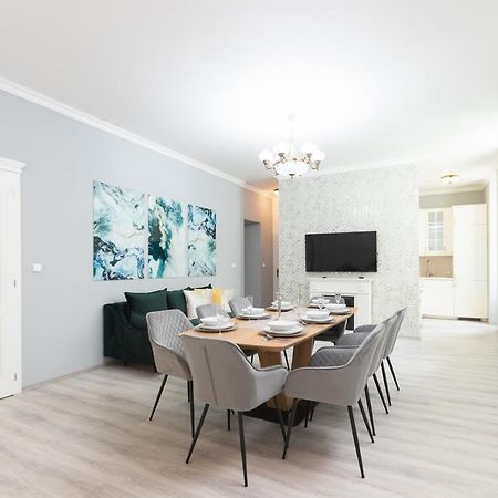Luxury Central 150M2 Apartment On Wencelas Square With Private Garage Prague Luaran gambar