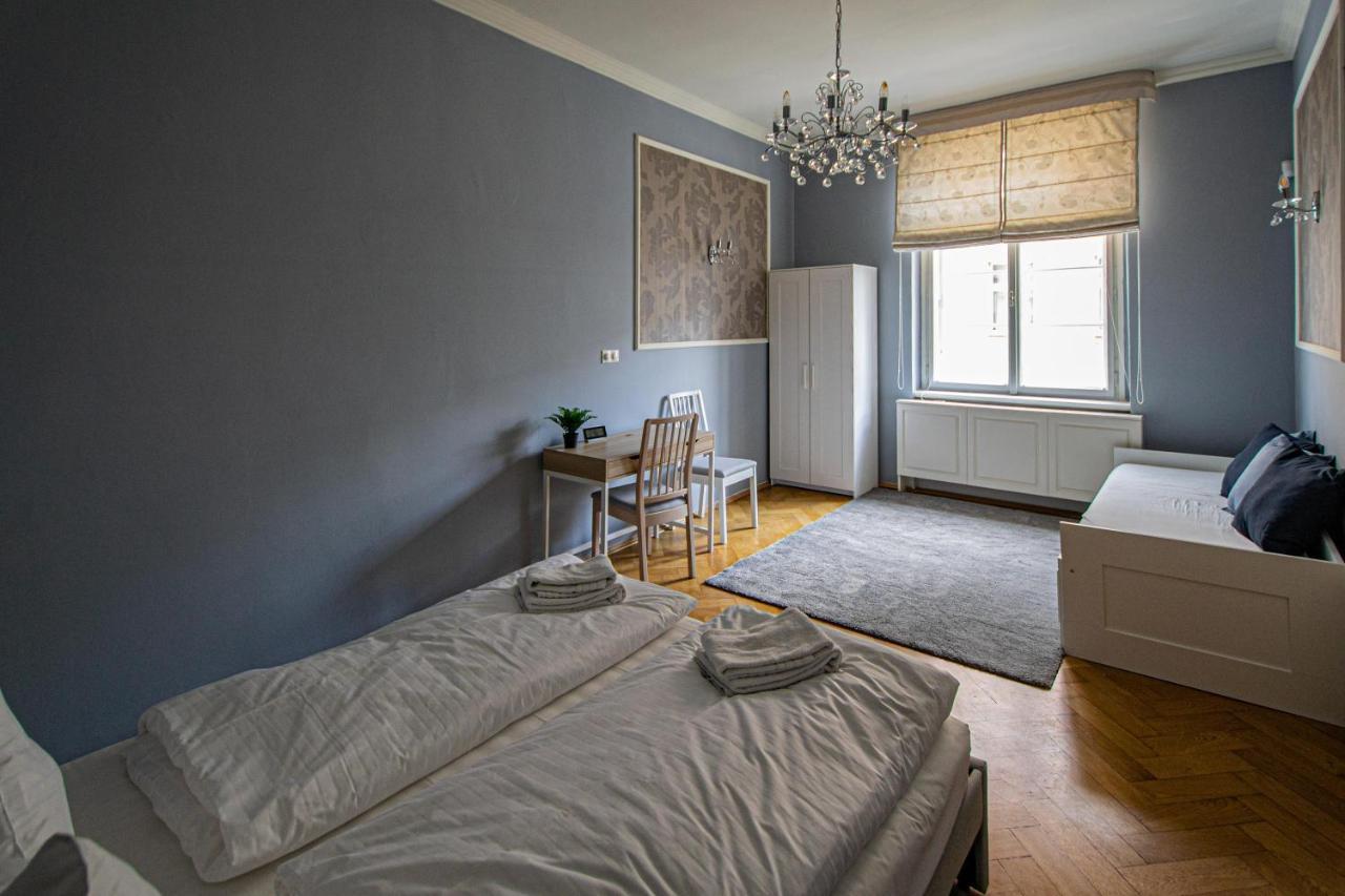 Luxury Central 150M2 Apartment On Wencelas Square With Private Garage Prague Luaran gambar