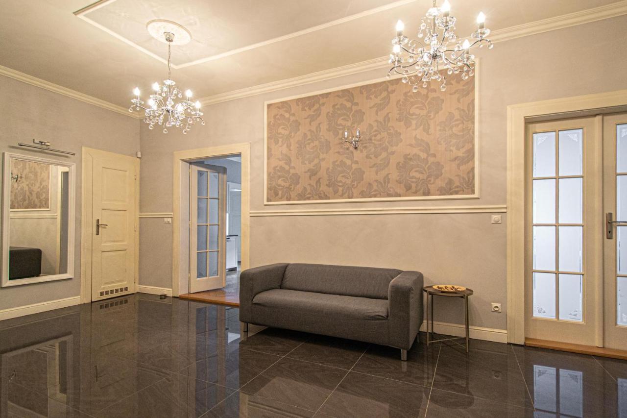 Luxury Central 150M2 Apartment On Wencelas Square With Private Garage Prague Luaran gambar