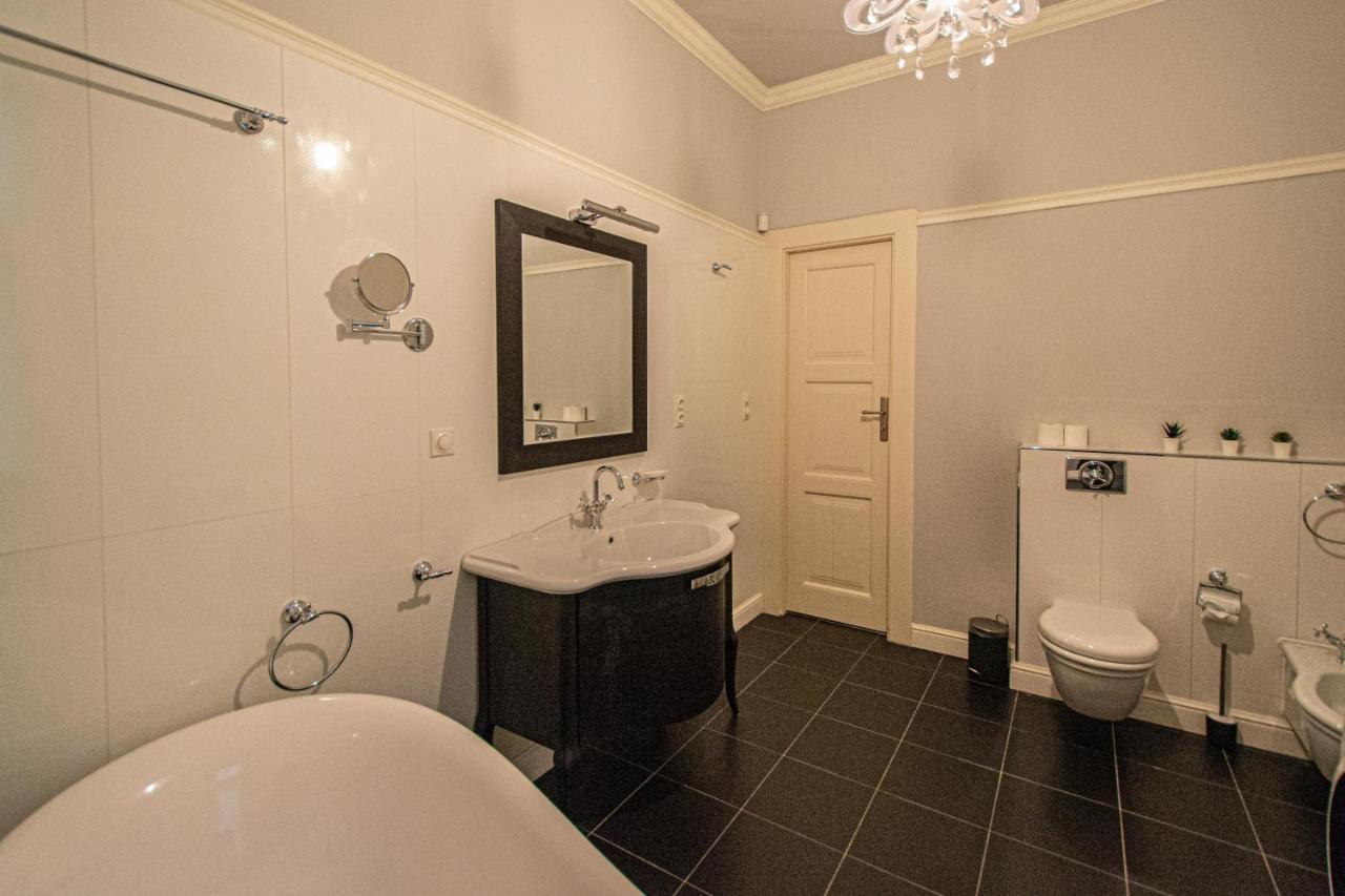 Luxury Central 150M2 Apartment On Wencelas Square With Private Garage Prague Luaran gambar