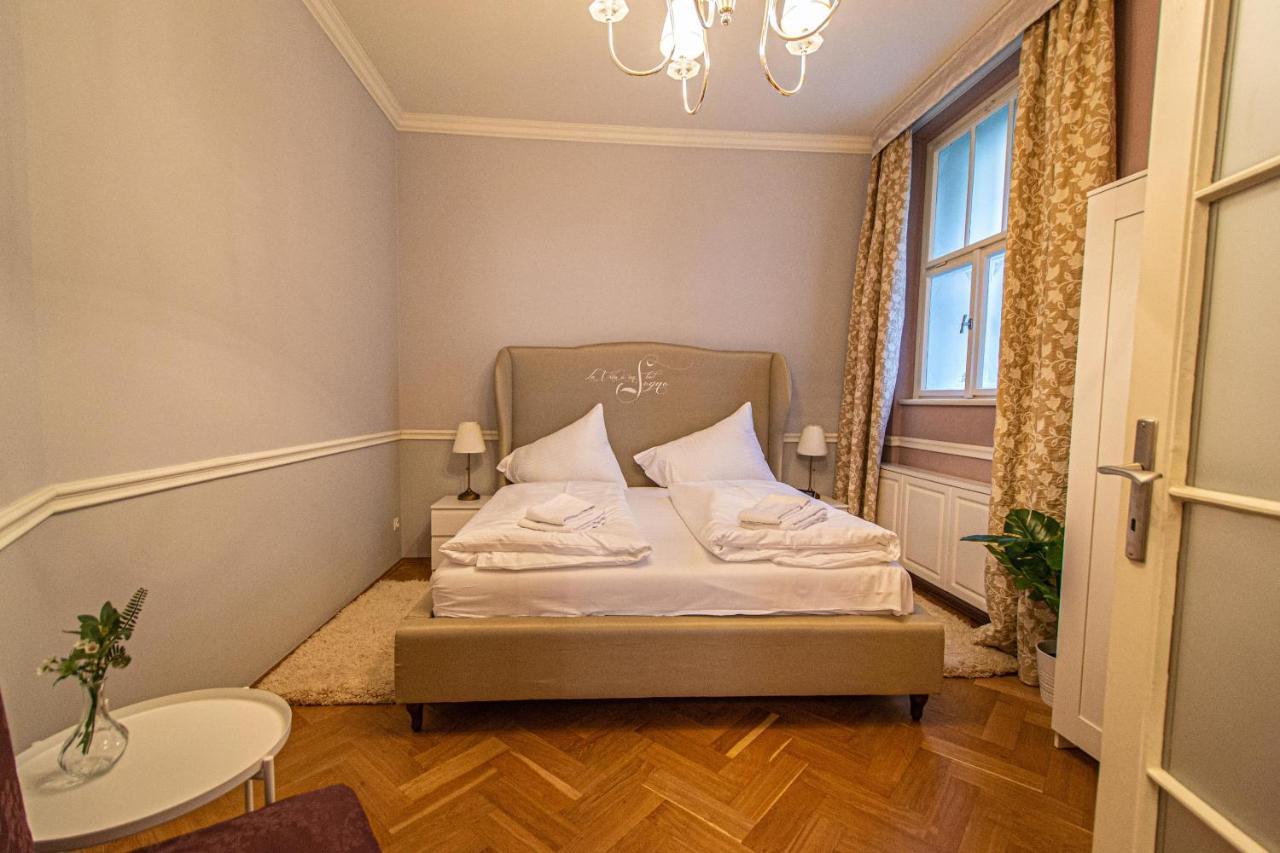 Luxury Central 150M2 Apartment On Wencelas Square With Private Garage Prague Luaran gambar
