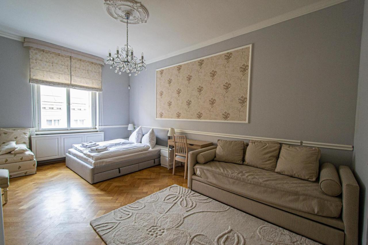 Luxury Central 150M2 Apartment On Wencelas Square With Private Garage Prague Luaran gambar