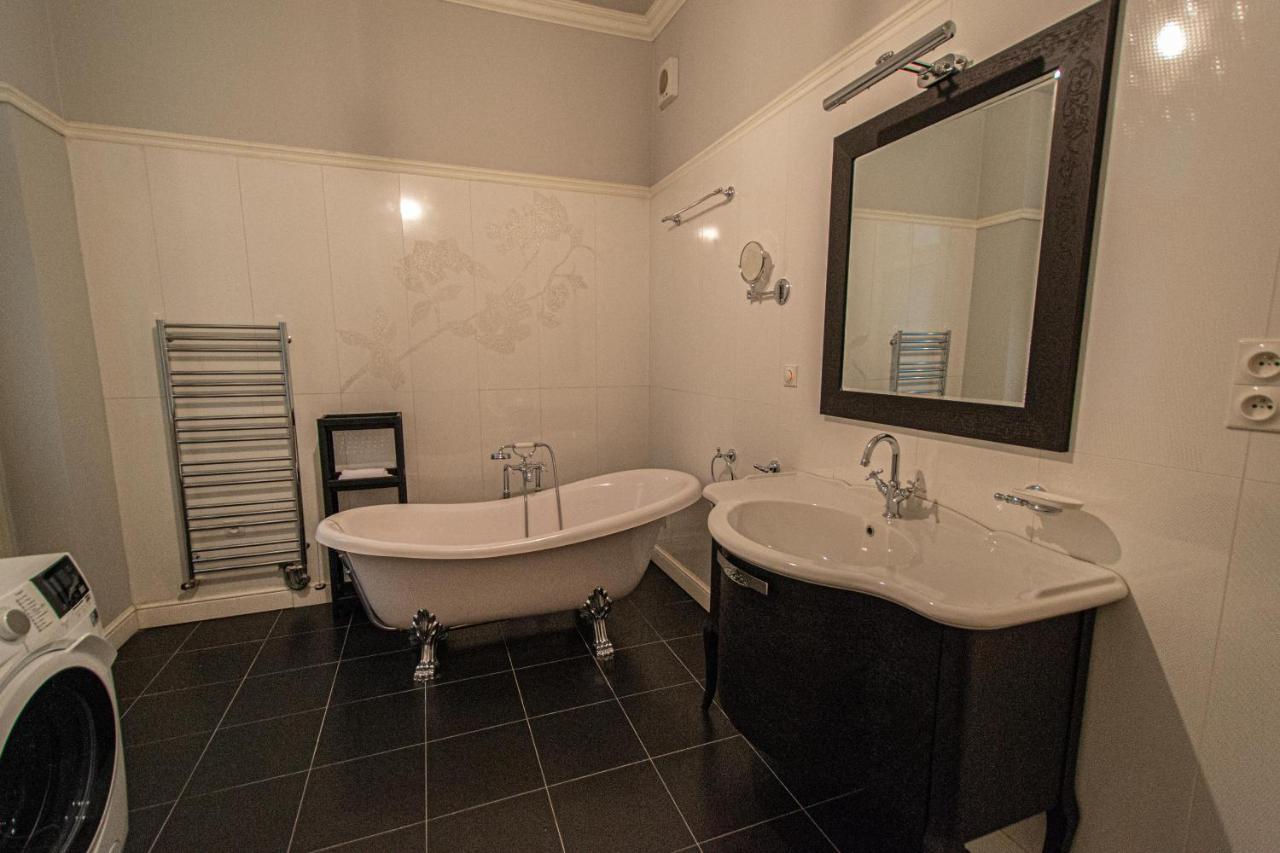 Luxury Central 150M2 Apartment On Wencelas Square With Private Garage Prague Luaran gambar