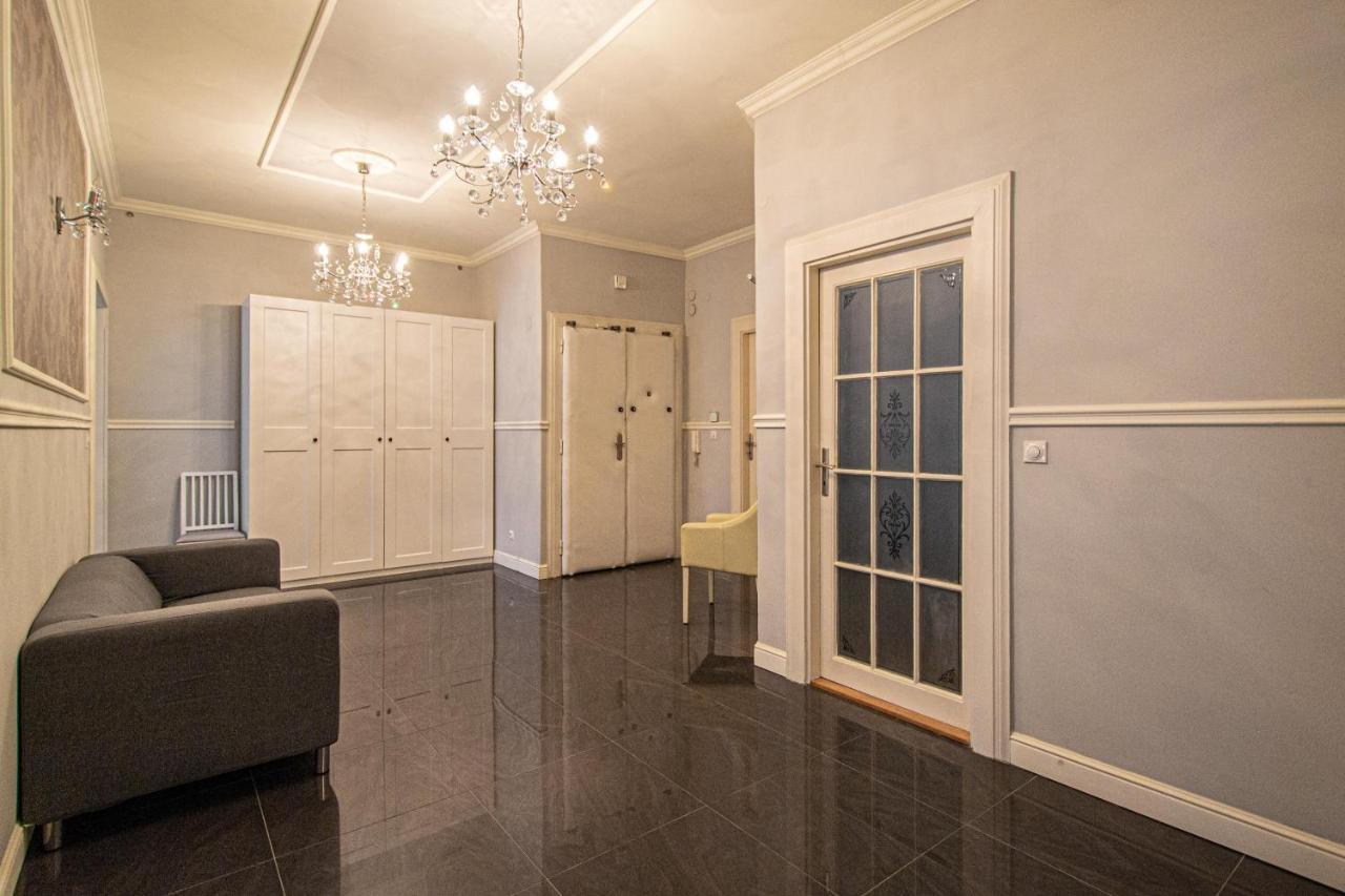 Luxury Central 150M2 Apartment On Wencelas Square With Private Garage Prague Luaran gambar