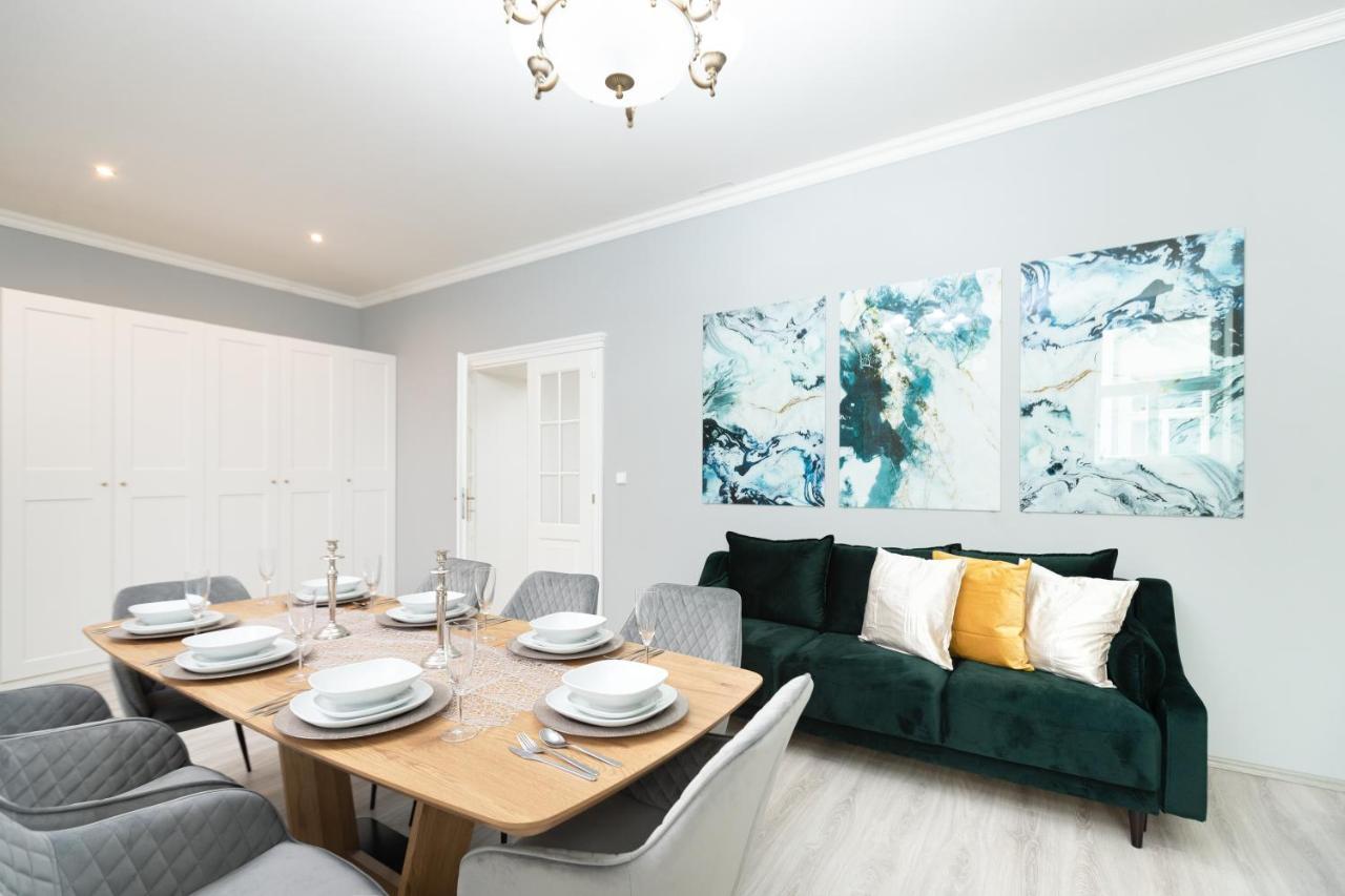 Luxury Central 150M2 Apartment On Wencelas Square With Private Garage Prague Luaran gambar