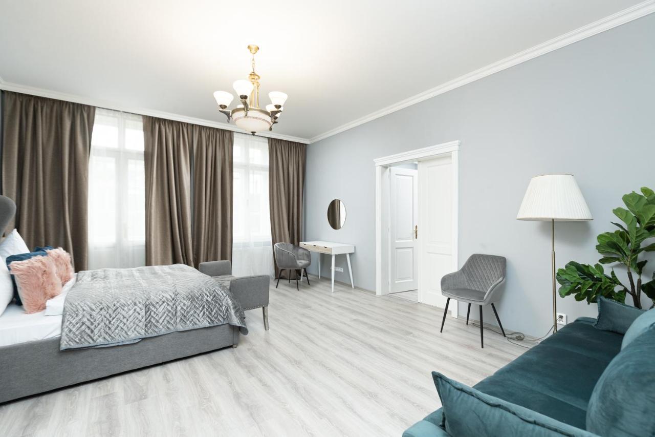 Luxury Central 150M2 Apartment On Wencelas Square With Private Garage Prague Luaran gambar