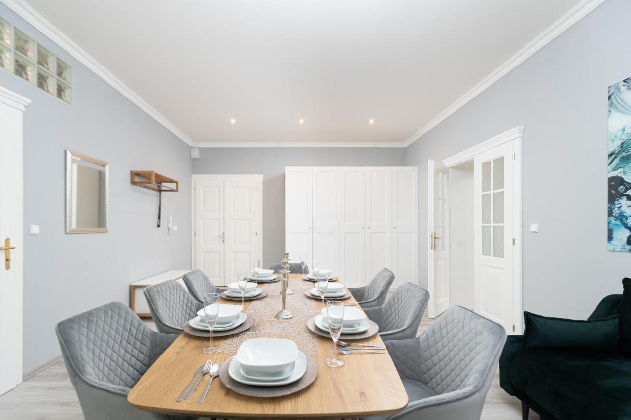 Luxury Central 150M2 Apartment On Wencelas Square With Private Garage Prague Luaran gambar